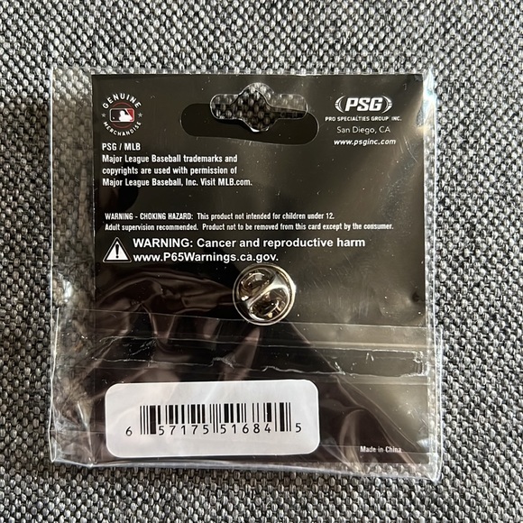 Los Angeles Dodgers LGBTQ+ Pride Night Pin - Picture 2 of 3